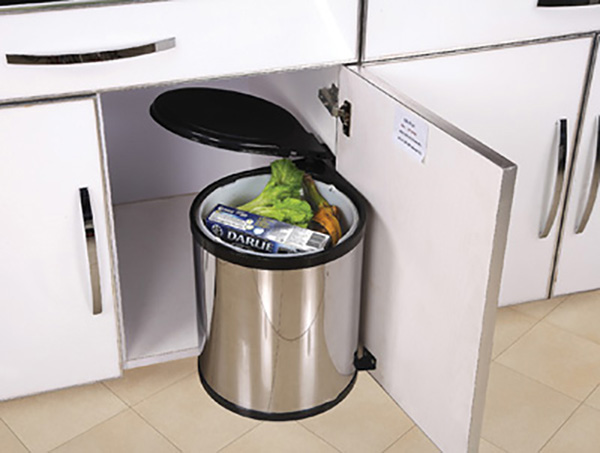 Thùng rác inox có vai trò quan trọng như thế nào trong bếp ăn tập thể?